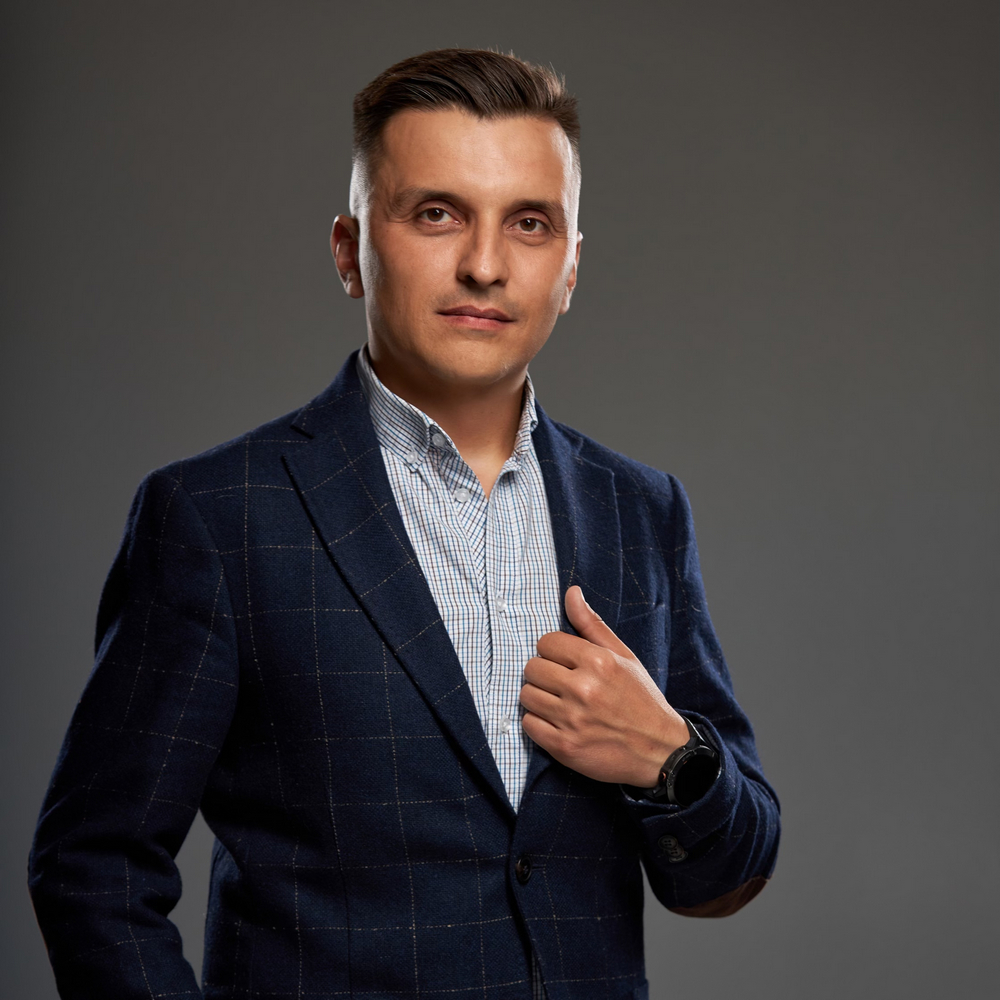 Антон Семенов
